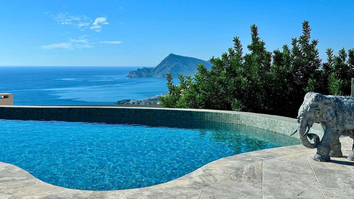 House – Detached Villa in Altea