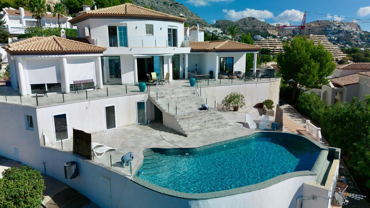 House – Detached Villa in Altea