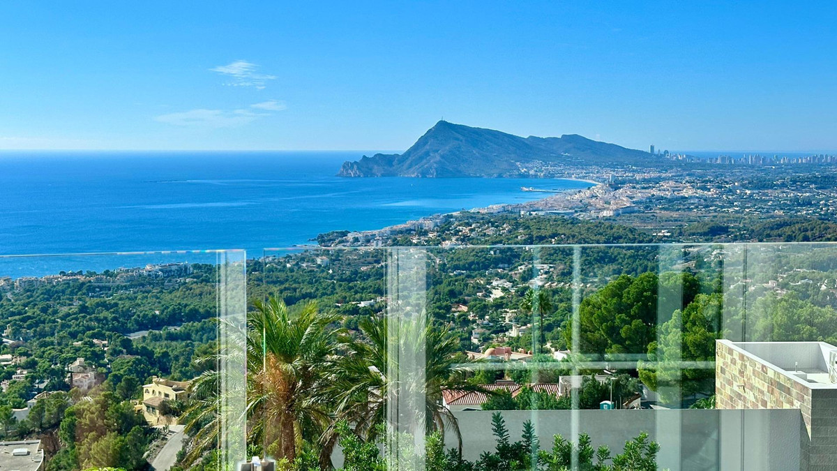 House – Detached Villa in Altea