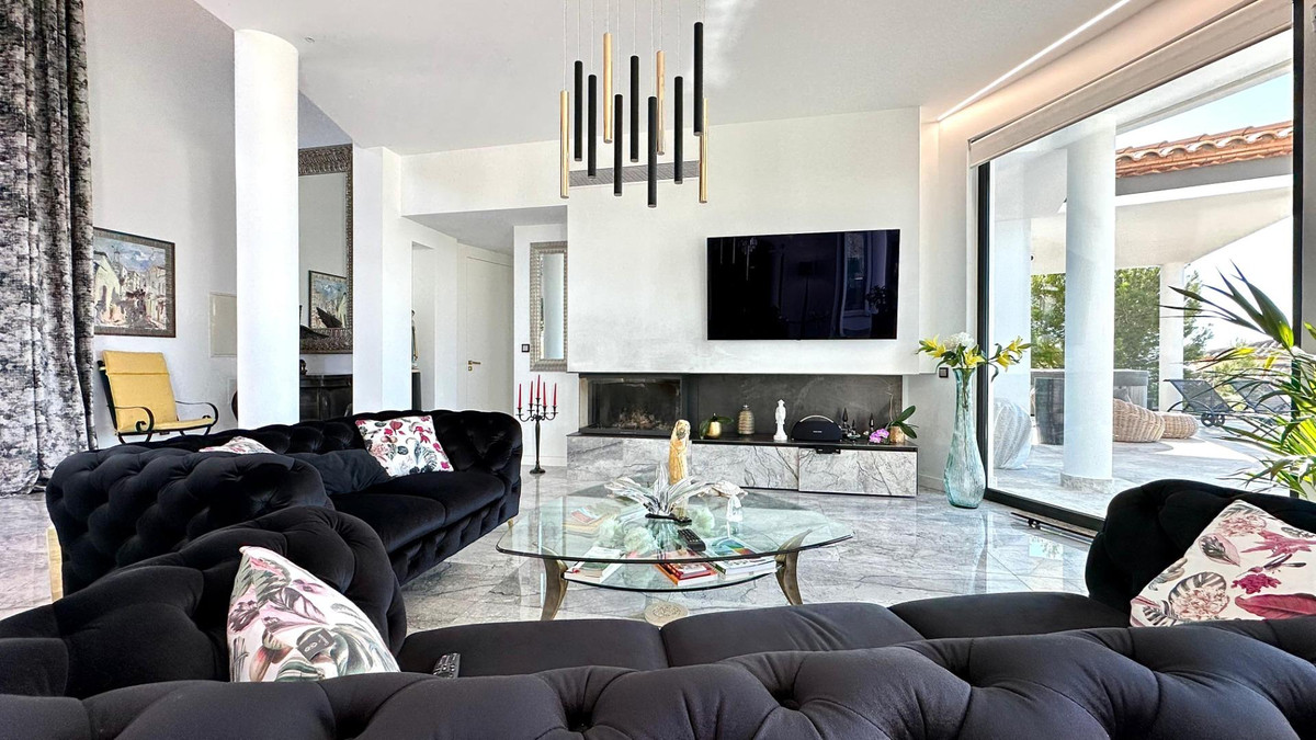 House – Detached Villa in Altea