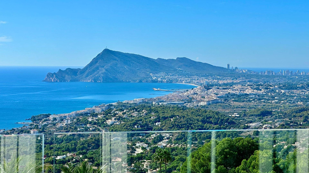 House – Detached Villa in Altea
