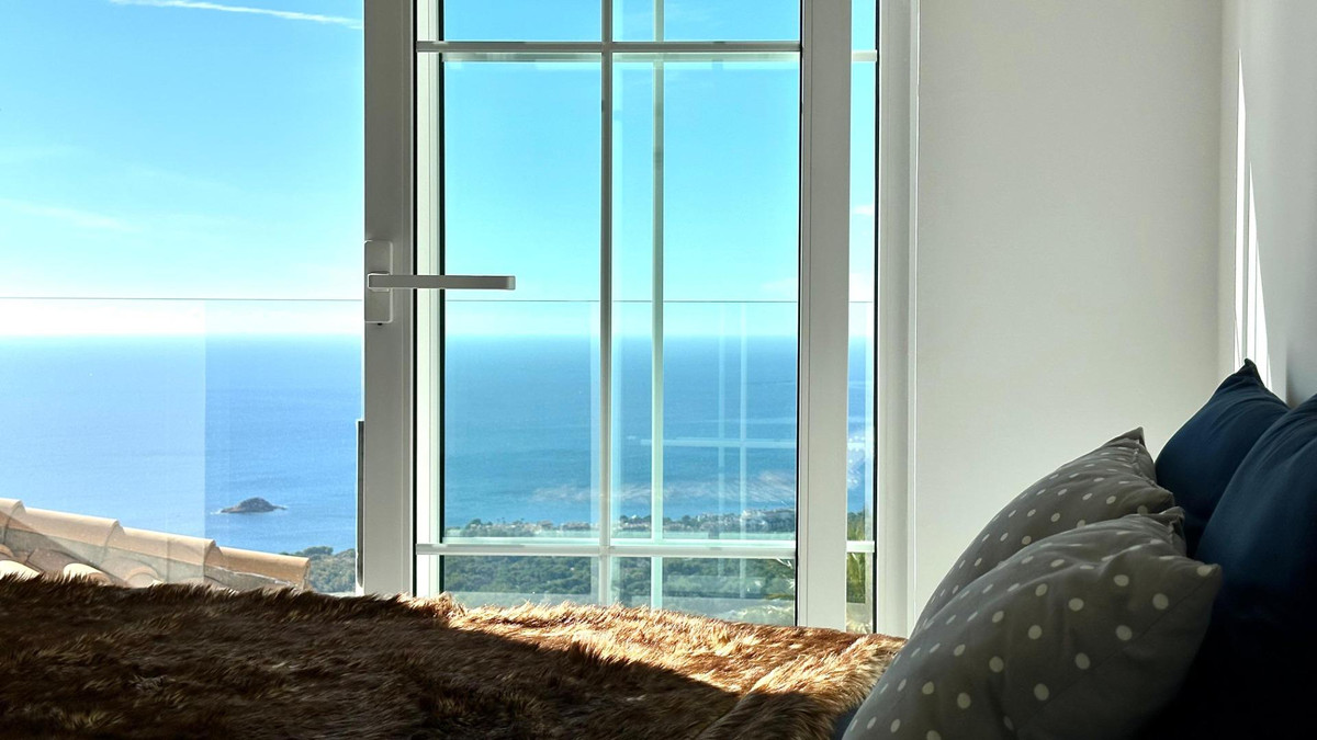House – Detached Villa in Altea