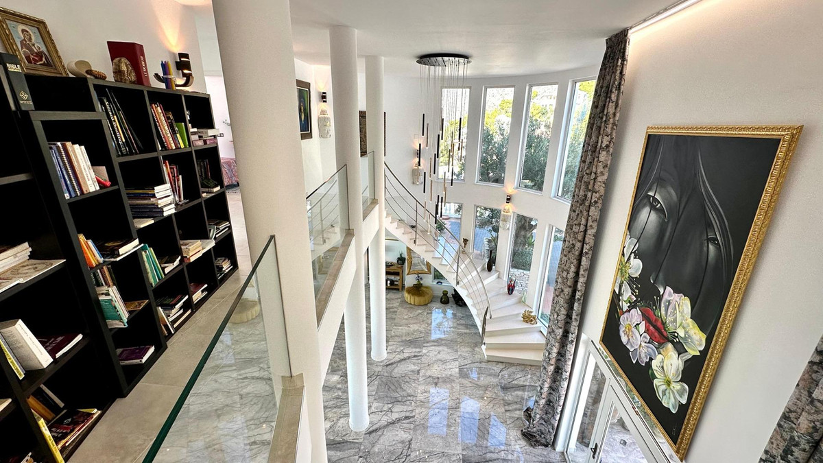 House – Detached Villa in Altea