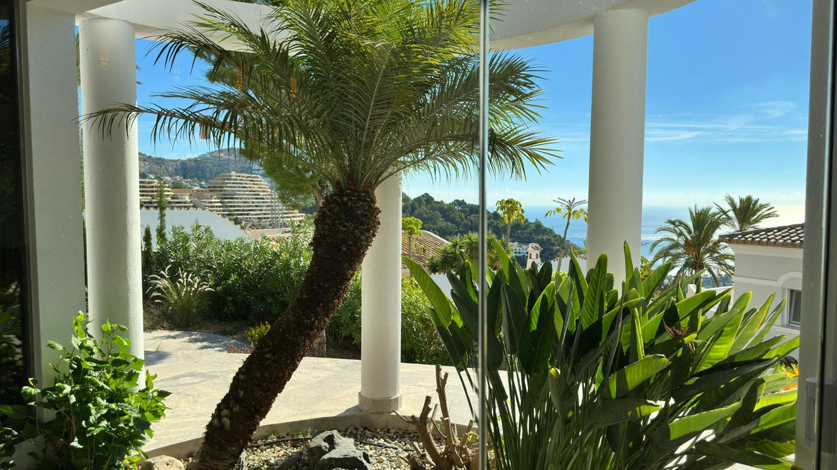 House – Detached Villa in Altea