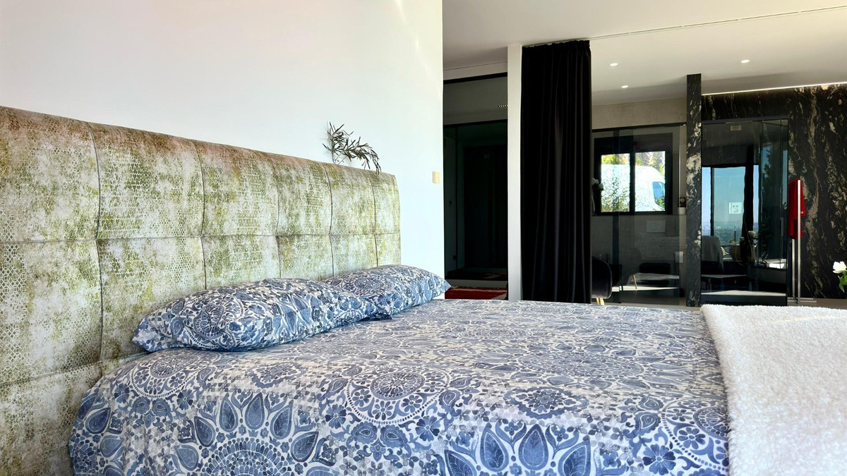 House – Detached Villa in Altea