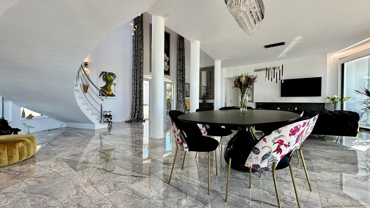 House – Detached Villa in Altea