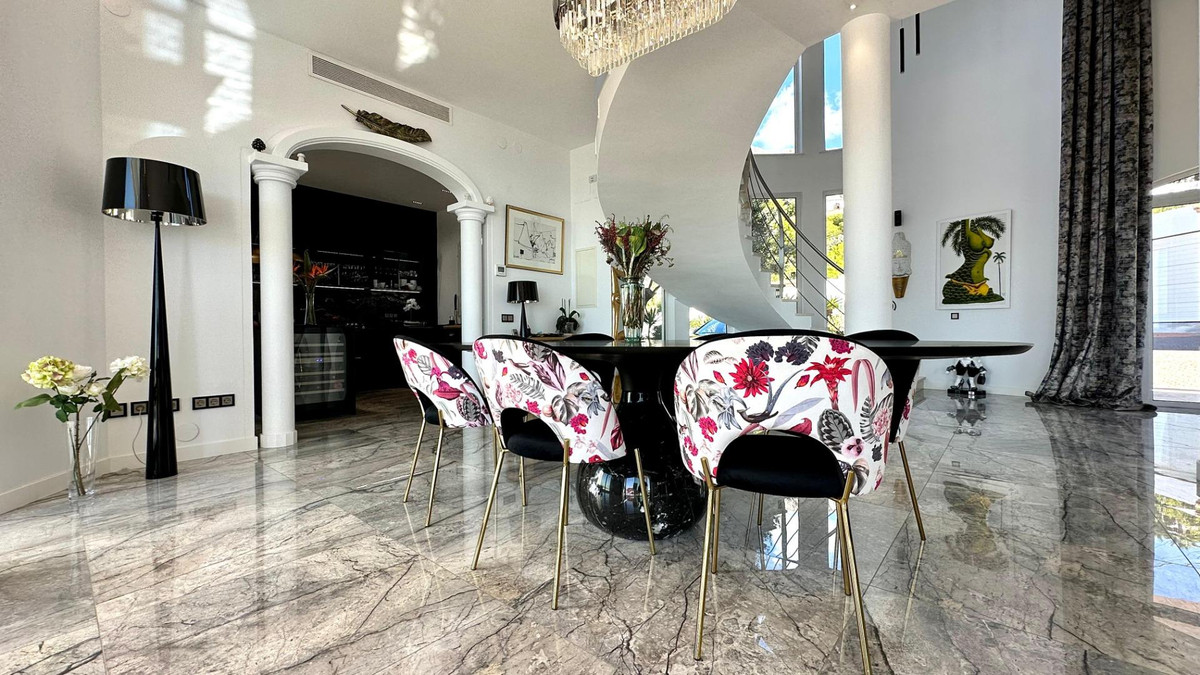 House – Detached Villa in Altea