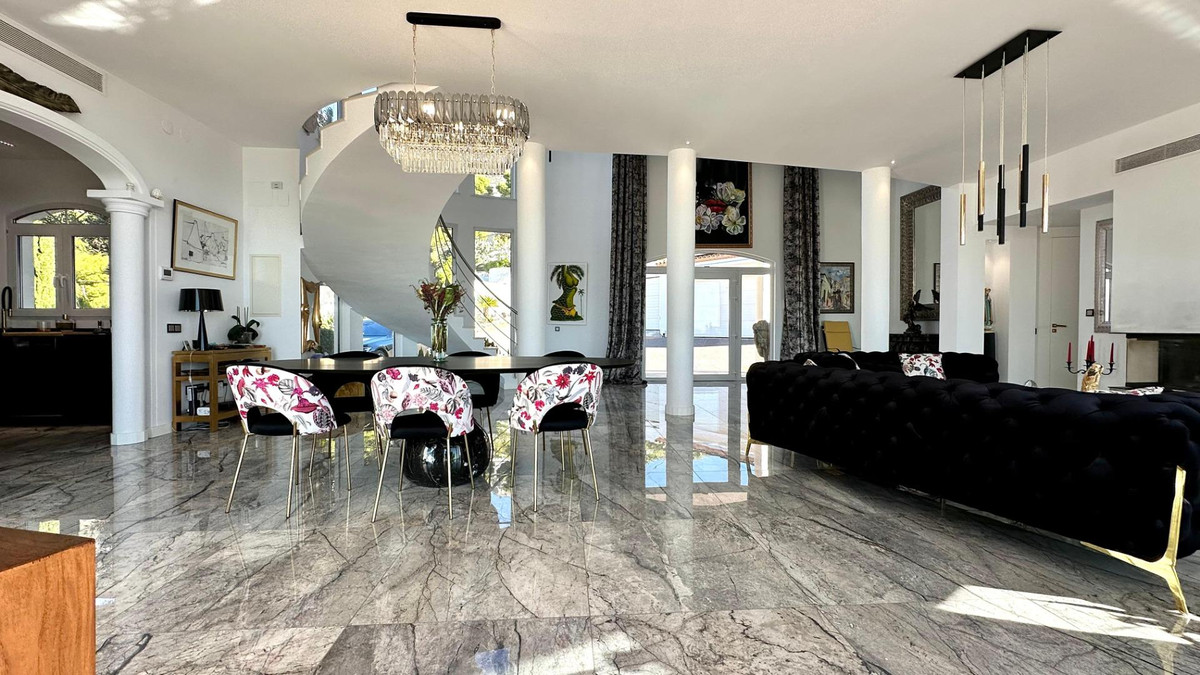 House – Detached Villa in Altea