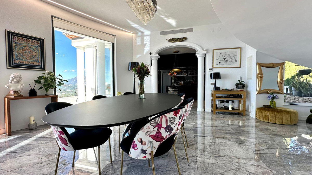 House – Detached Villa in Altea