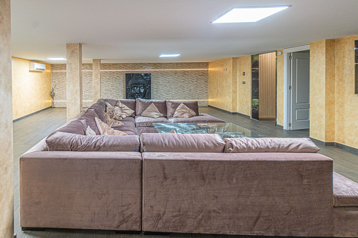 House – Detached Villa in Torrevieja