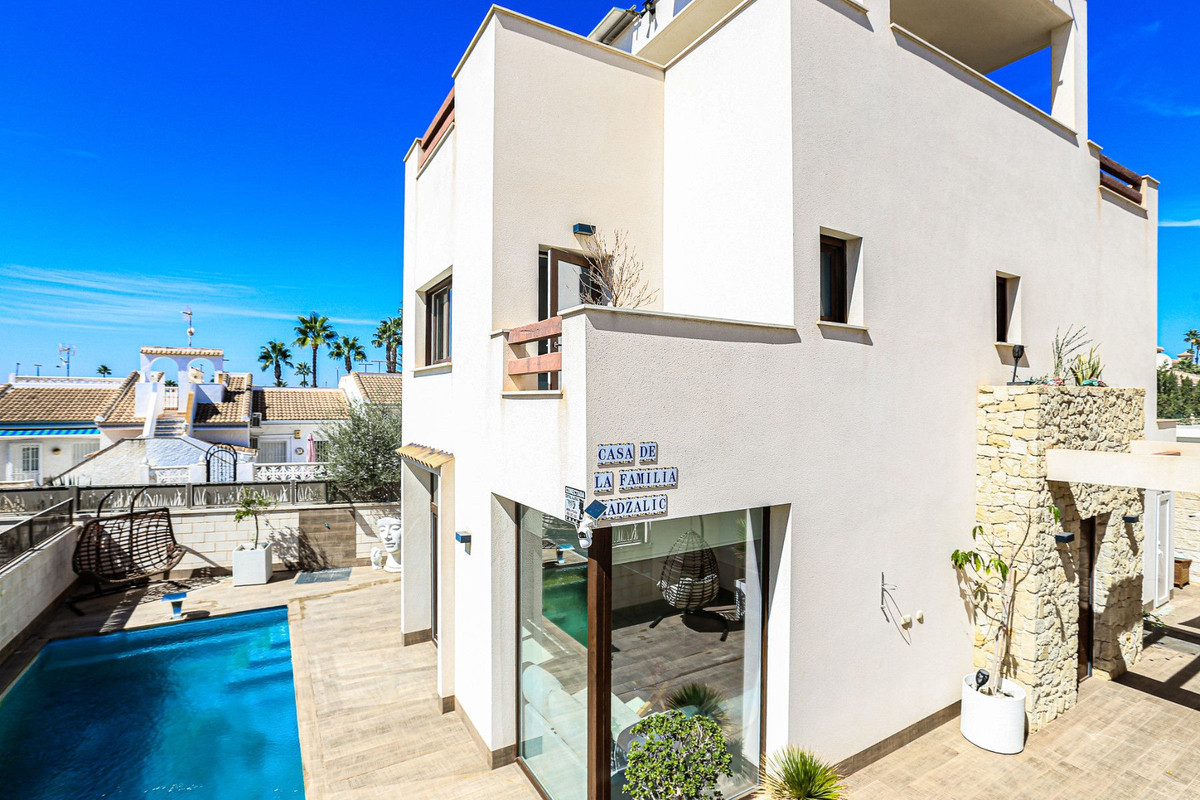 ShowFeedImage House – Detached Villa in Rojales