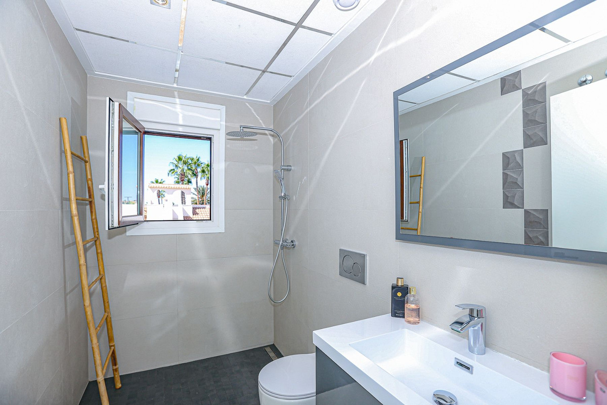 ShowFeedImage House – Detached Villa in Rojales