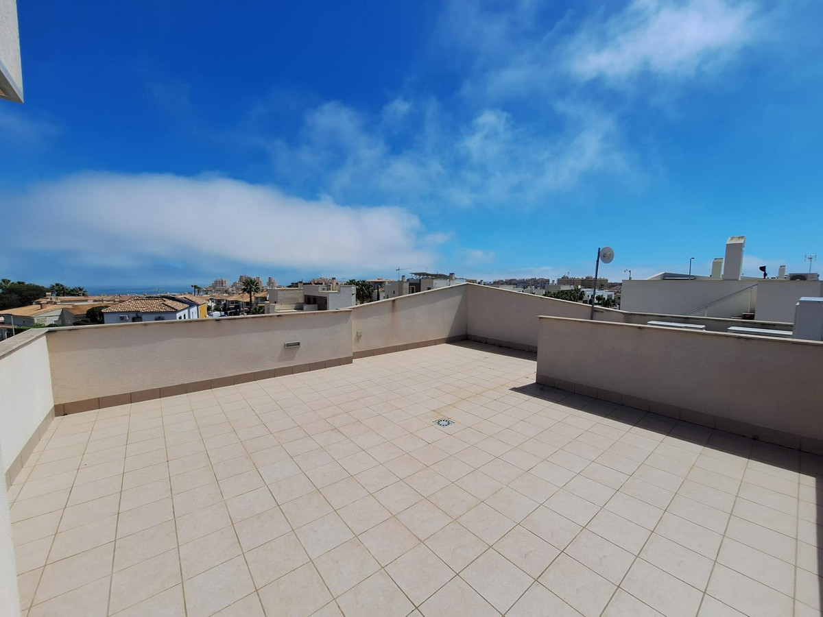 House – Detached Villa in Torrevieja