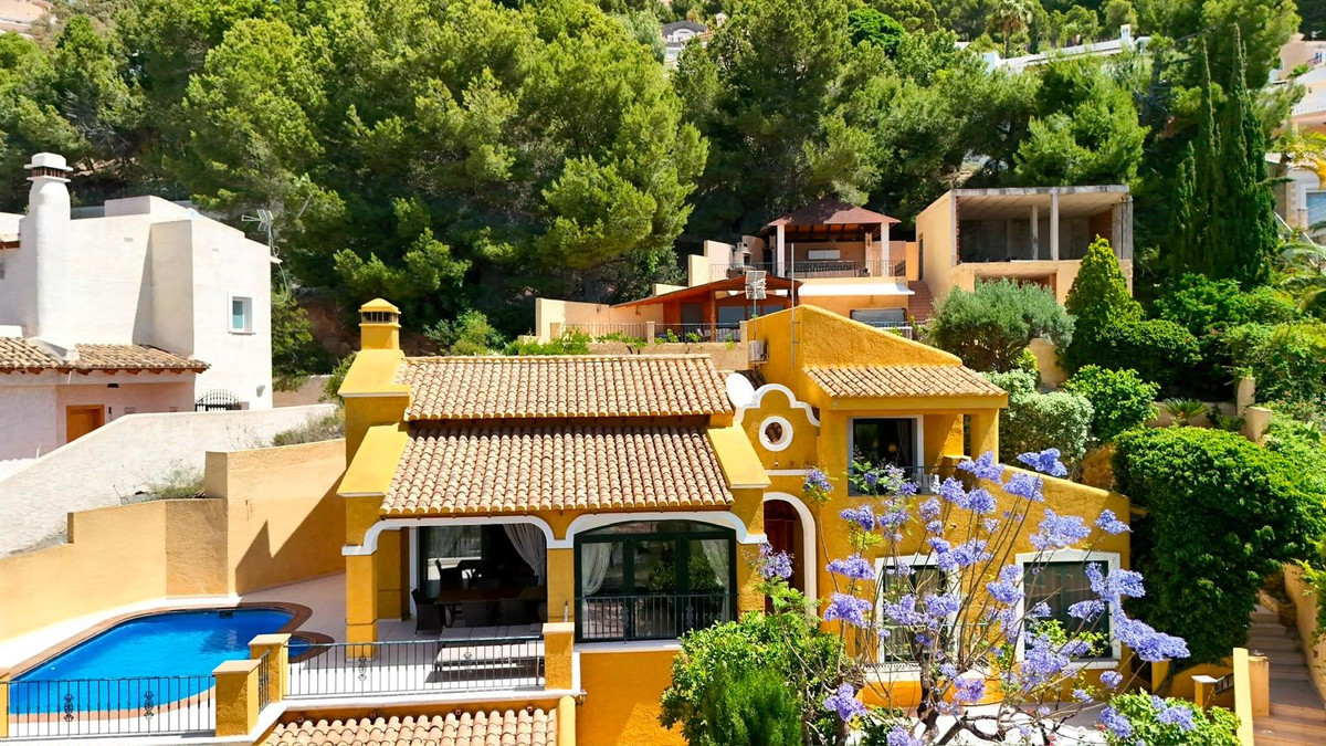 House – Bungalow in Altea