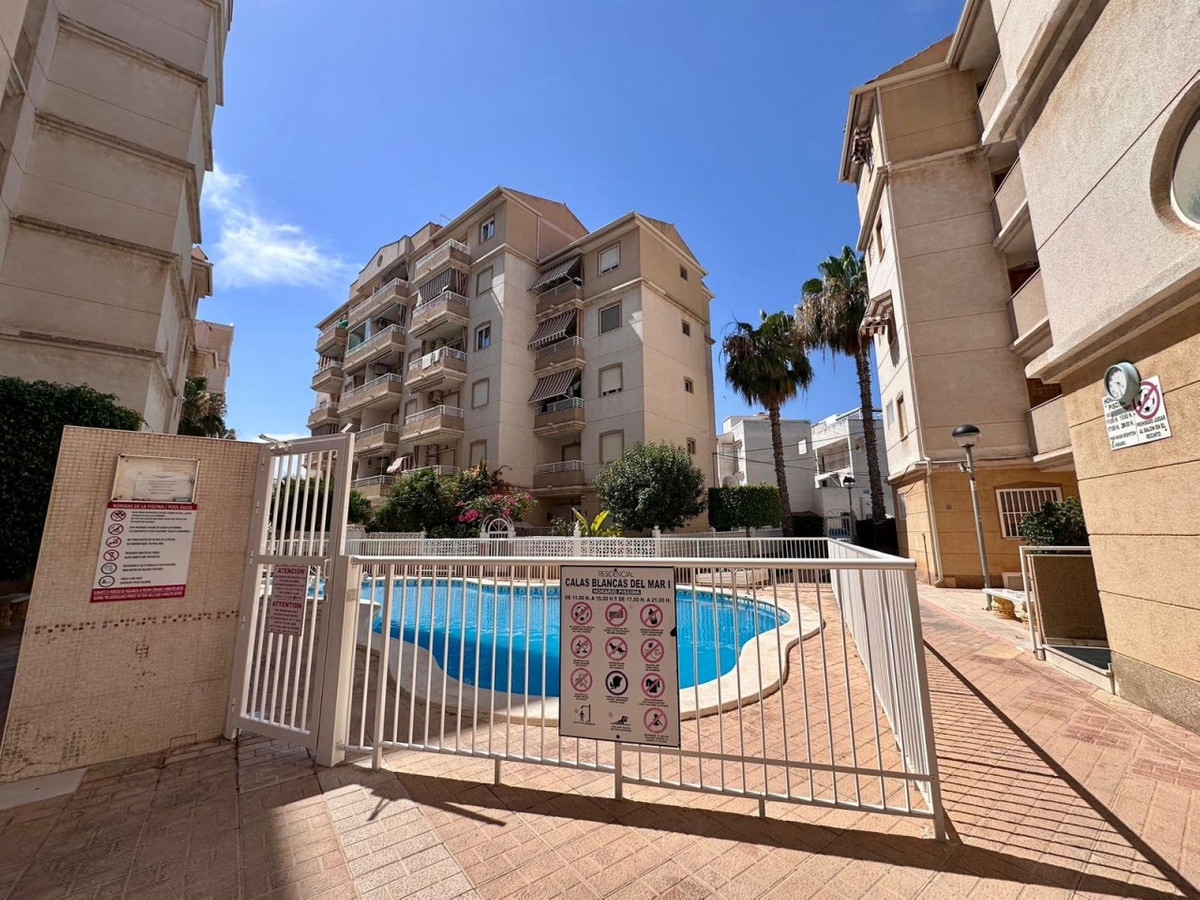 ShowFeedImage Apartment – Middle Floor Apartment in Torrevieja