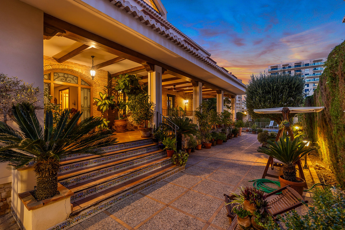 ShowFeedImage House – Detached Villa in Torrevieja