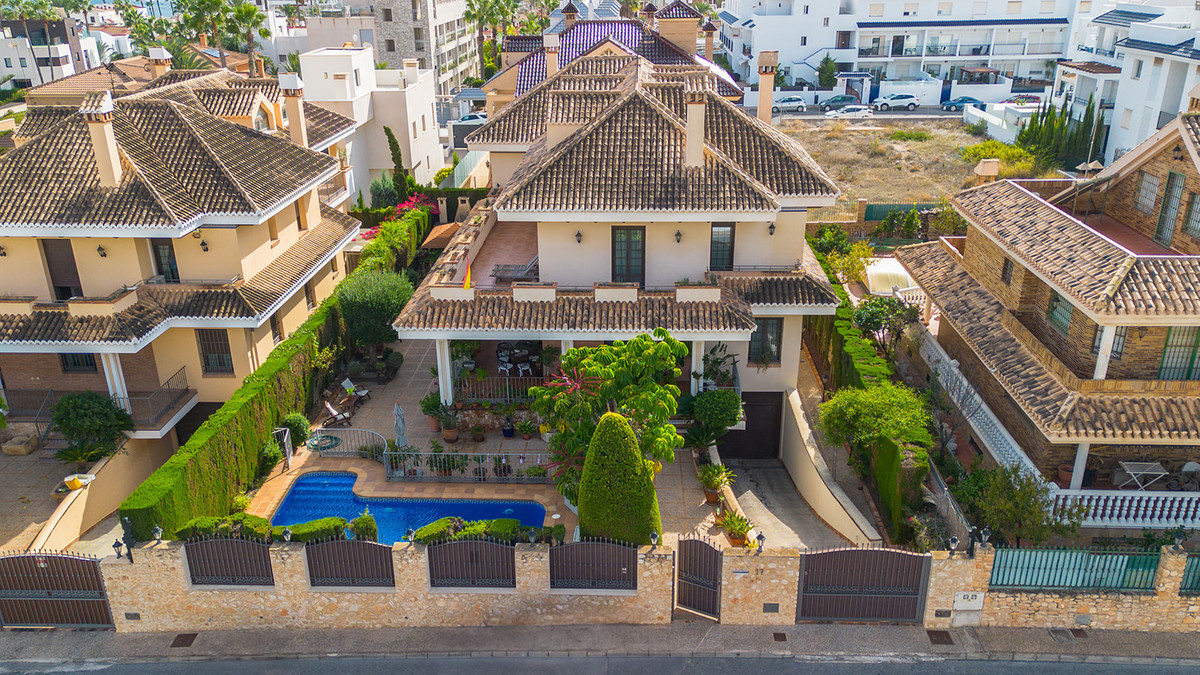 ShowFeedImage House – Detached Villa in Torrevieja