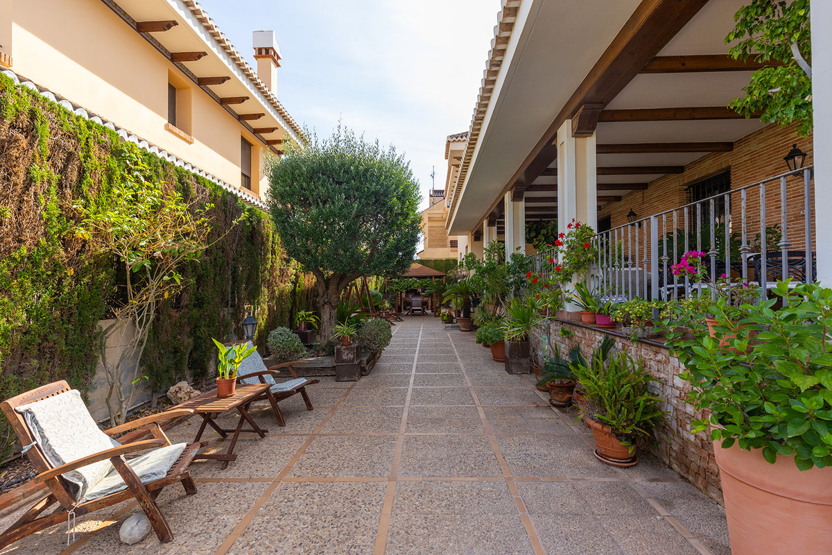 ShowFeedImage House – Detached Villa in Torrevieja