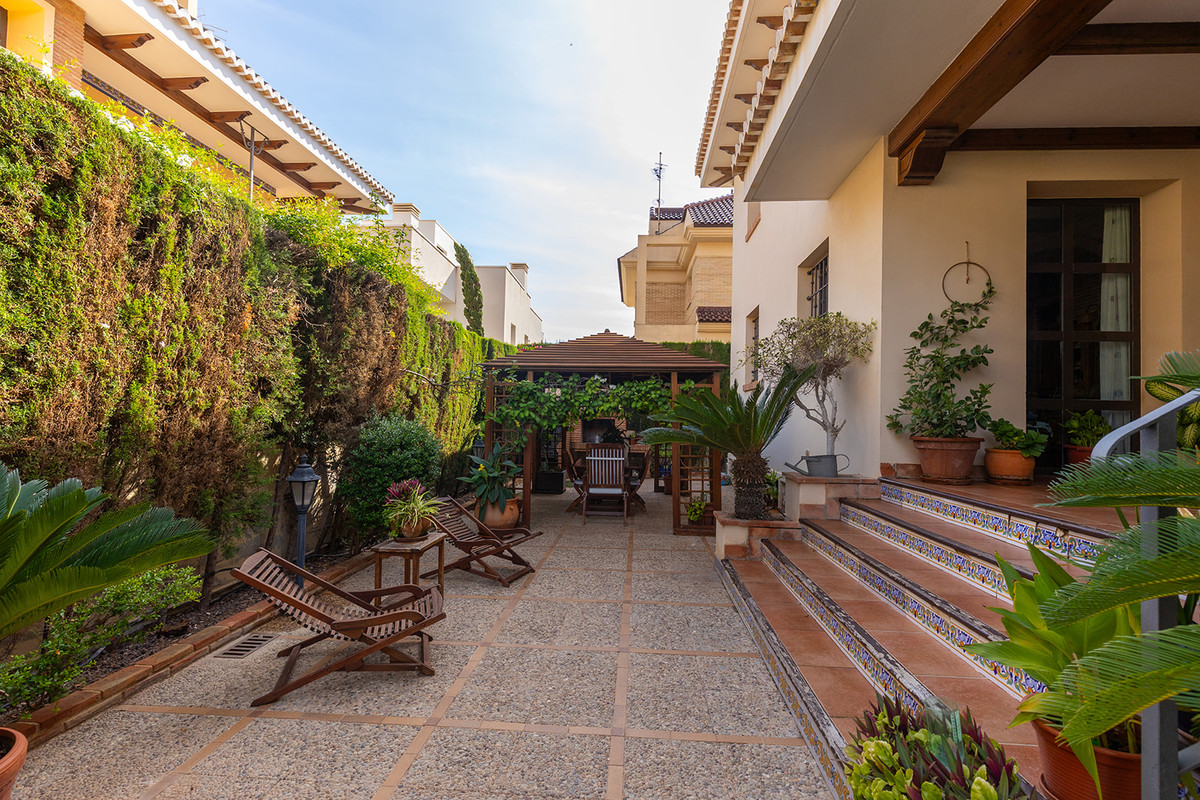 ShowFeedImage House – Detached Villa in Torrevieja