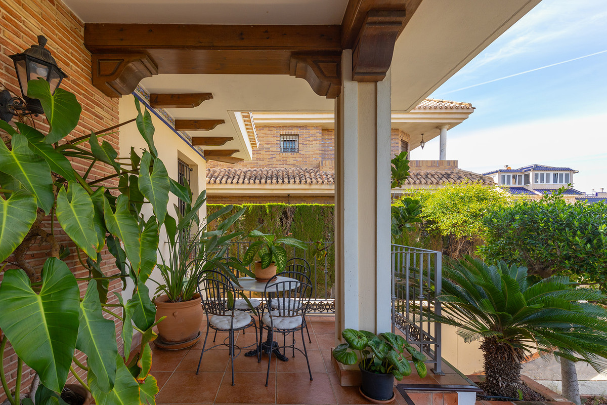 ShowFeedImage House – Detached Villa in Torrevieja