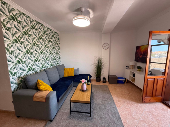 Apartment – Middle Floor Apartment in Torrevieja