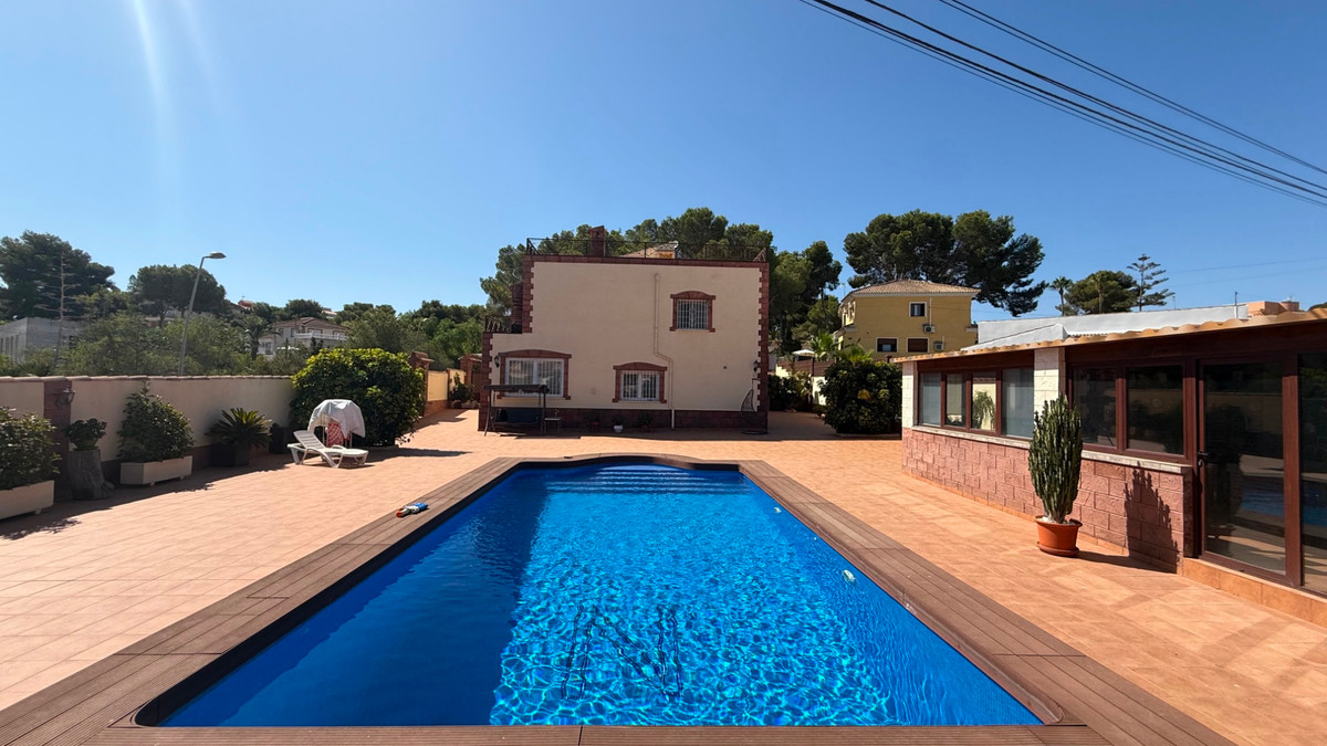 House – Detached Villa in Torrevieja