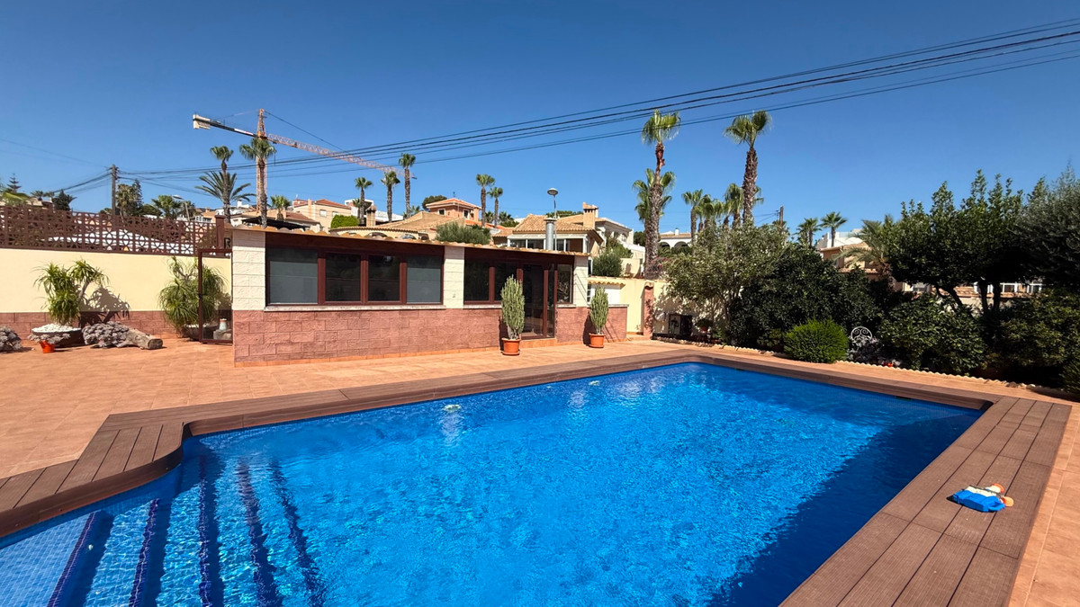 House – Detached Villa in Torrevieja
