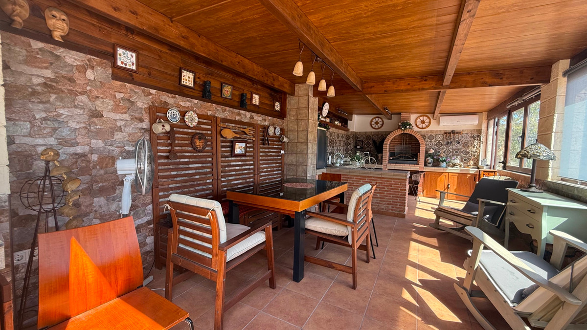 House – Detached Villa in Torrevieja