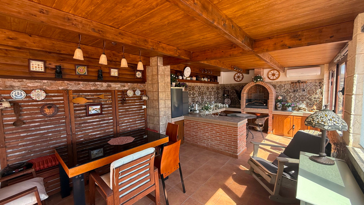 House – Detached Villa in Torrevieja