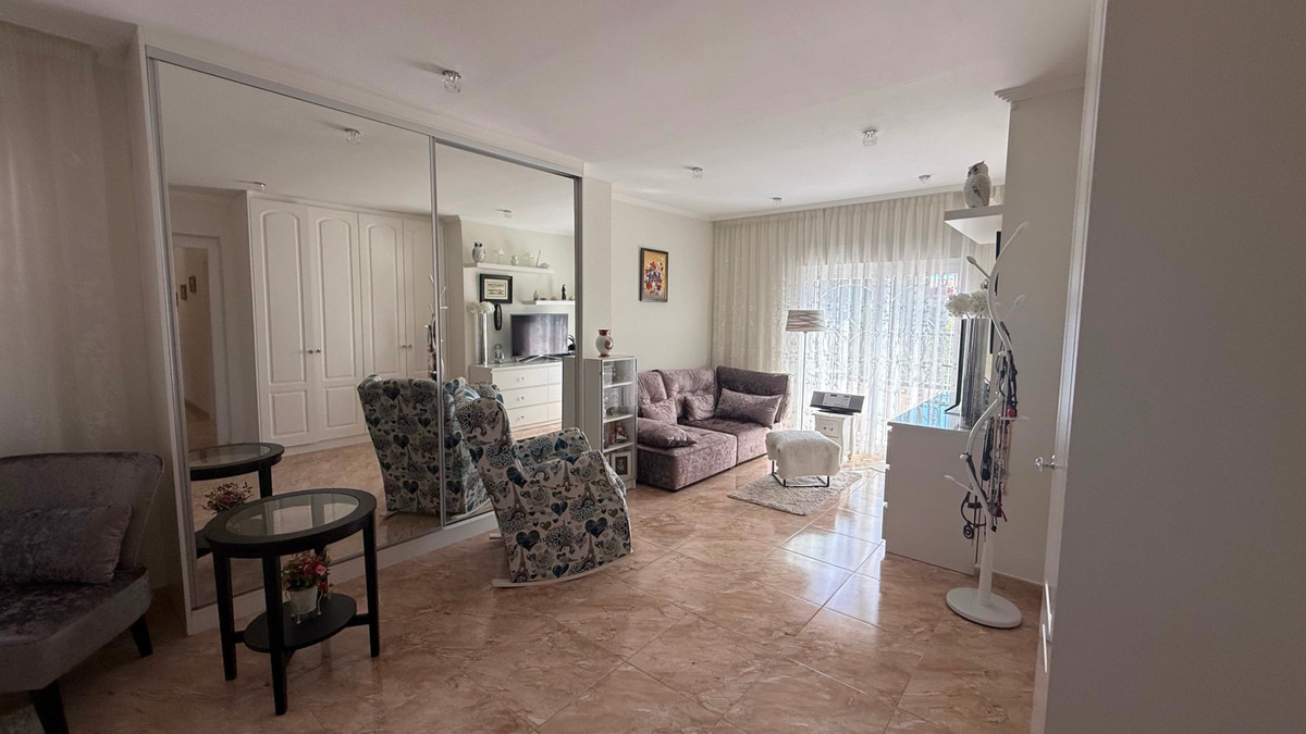 House – Detached Villa in Torrevieja