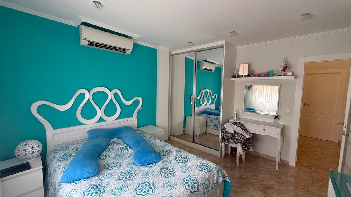 House – Detached Villa in Torrevieja