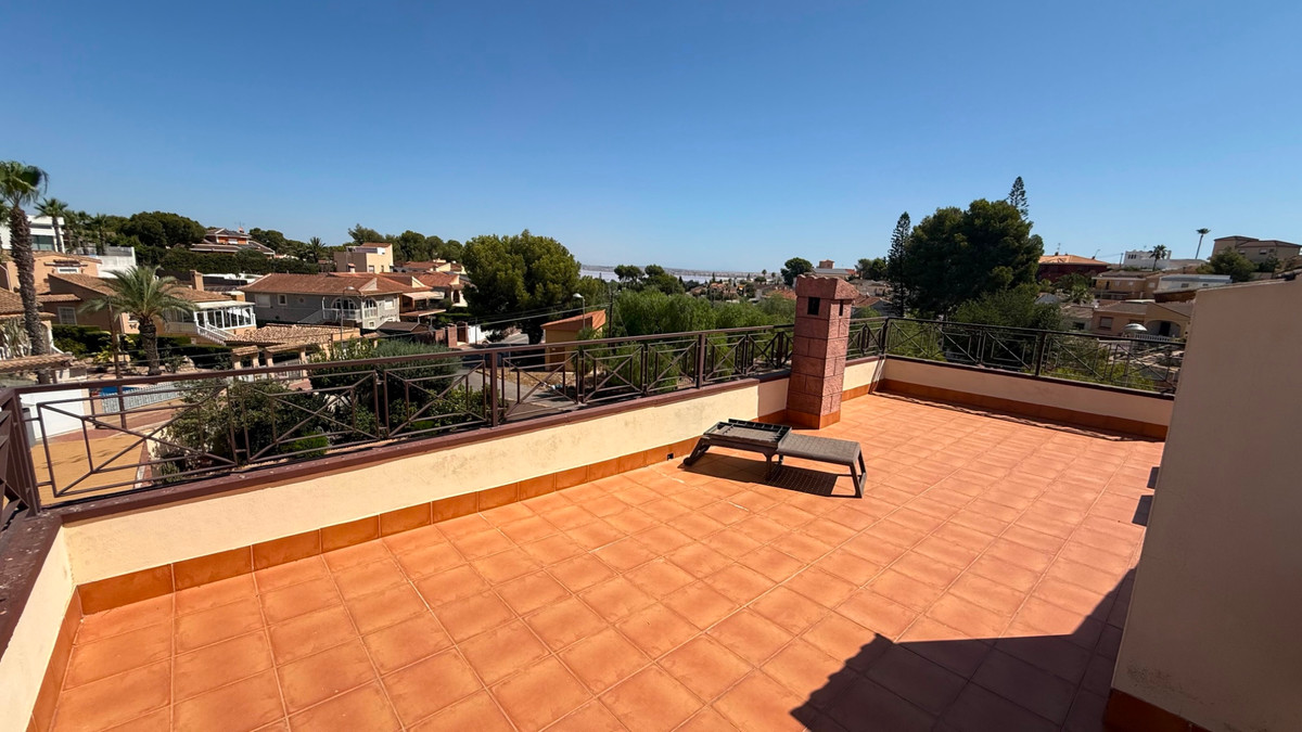 House – Detached Villa in Torrevieja