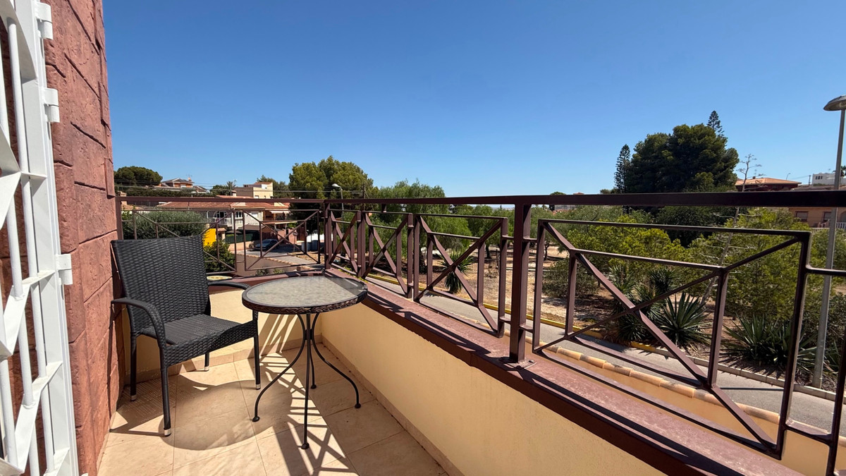 House – Detached Villa in Torrevieja