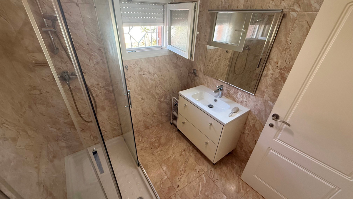 House – Detached Villa in Torrevieja