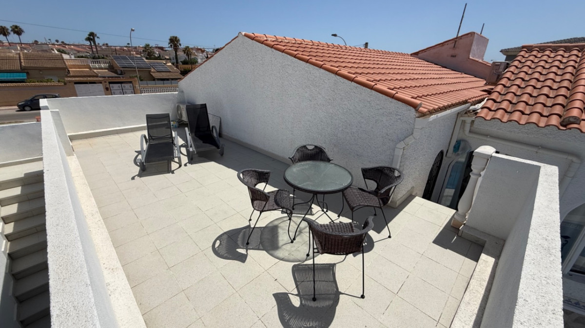ShowFeedImage House – Detached Villa in Torrevieja