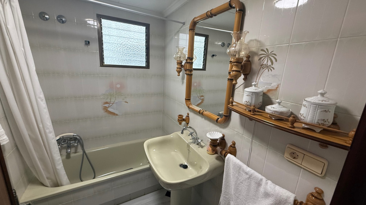 ShowFeedImage Apartment – Middle Floor Apartment in Torrevieja