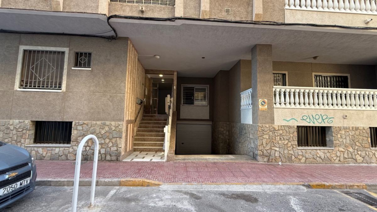 ShowFeedImage Apartment – Middle Floor Apartment in Torrevieja