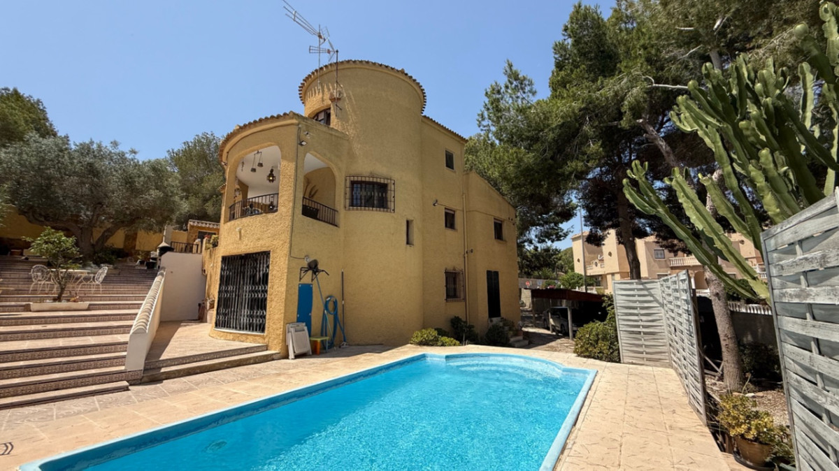 ShowFeedImage House – Detached Villa in Orihuela