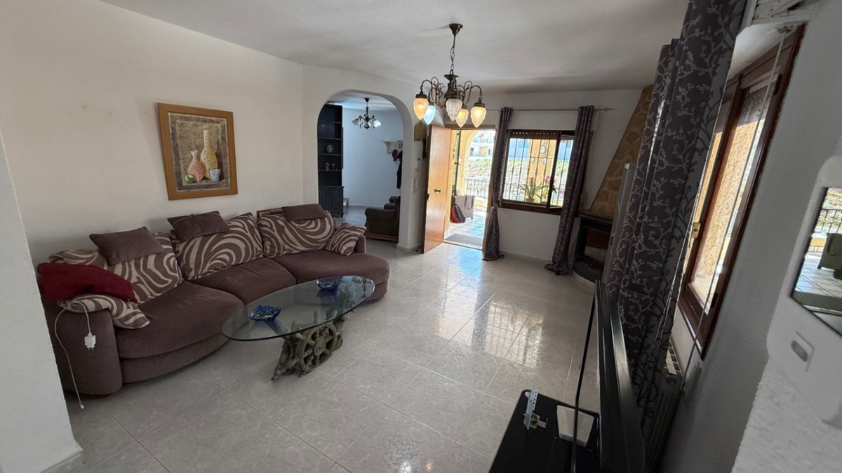 ShowFeedImage House – Detached Villa in Orihuela