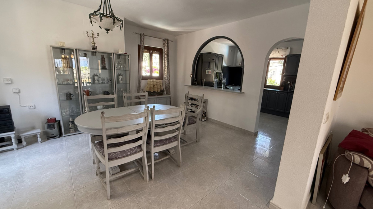 ShowFeedImage House – Detached Villa in Orihuela