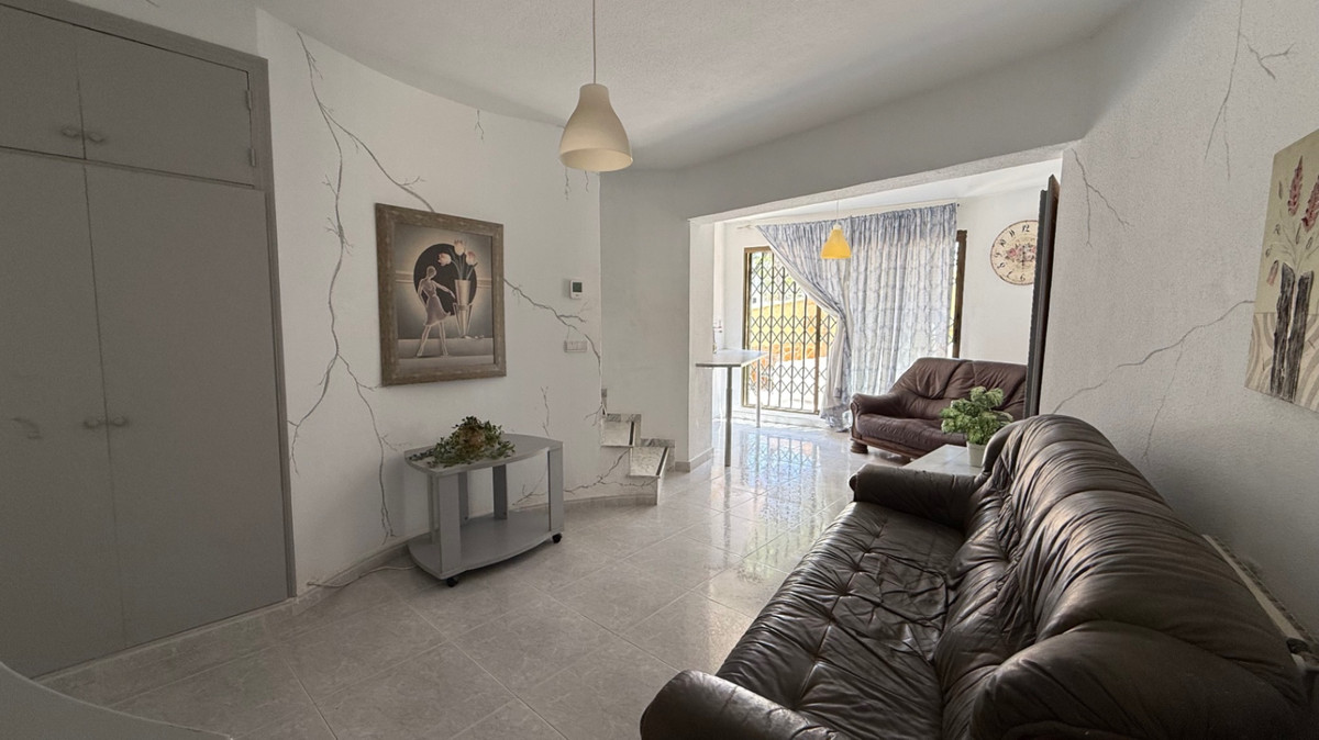 ShowFeedImage House – Detached Villa in Orihuela