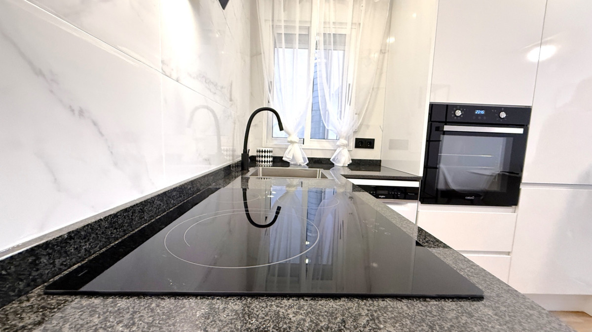 Apartment – Middle Floor Apartment in Torrevieja