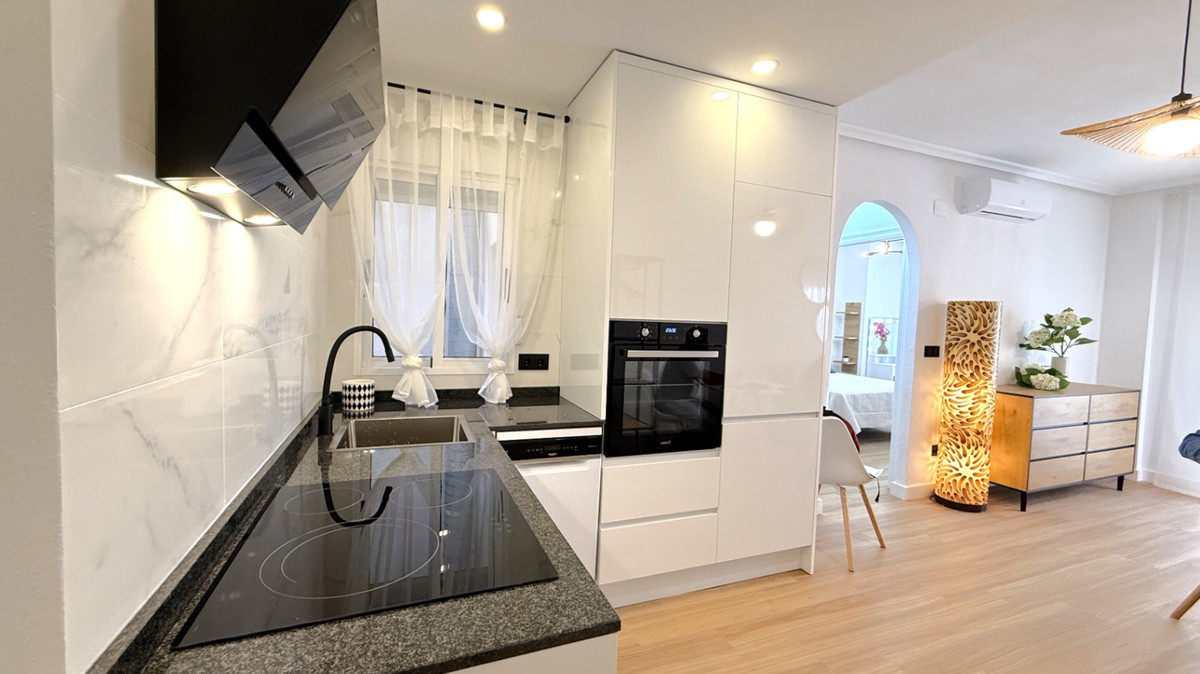 Apartment – Middle Floor Apartment in Torrevieja