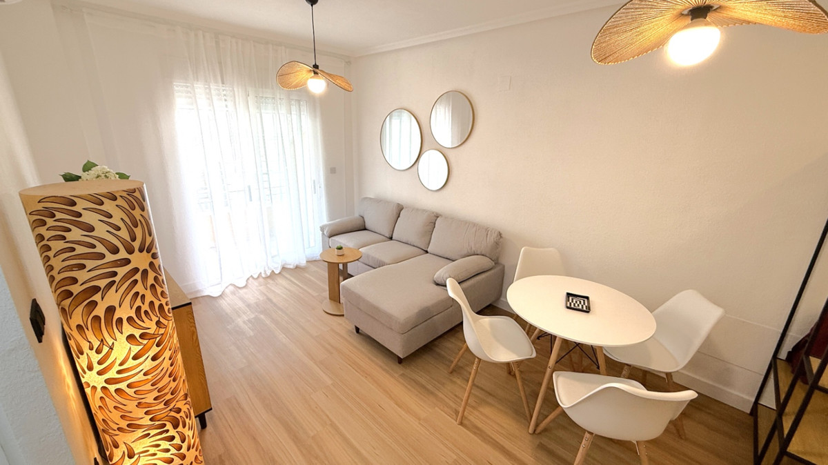 Apartment – Middle Floor Apartment in Torrevieja