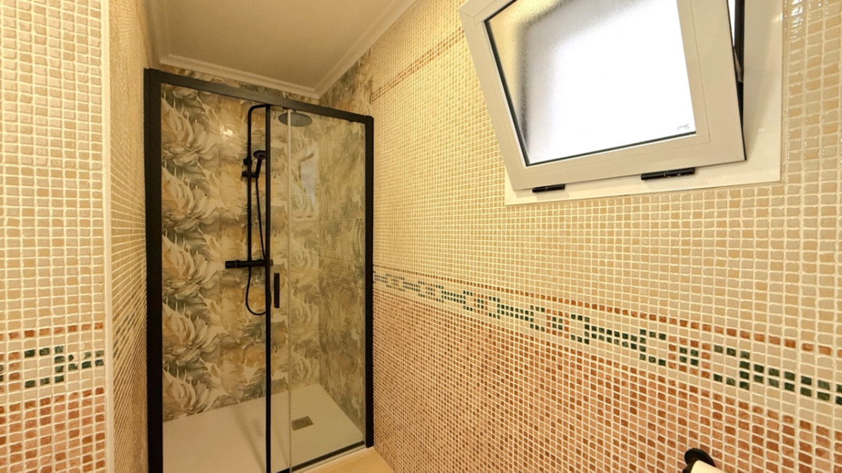 Apartment – Middle Floor Apartment in Torrevieja