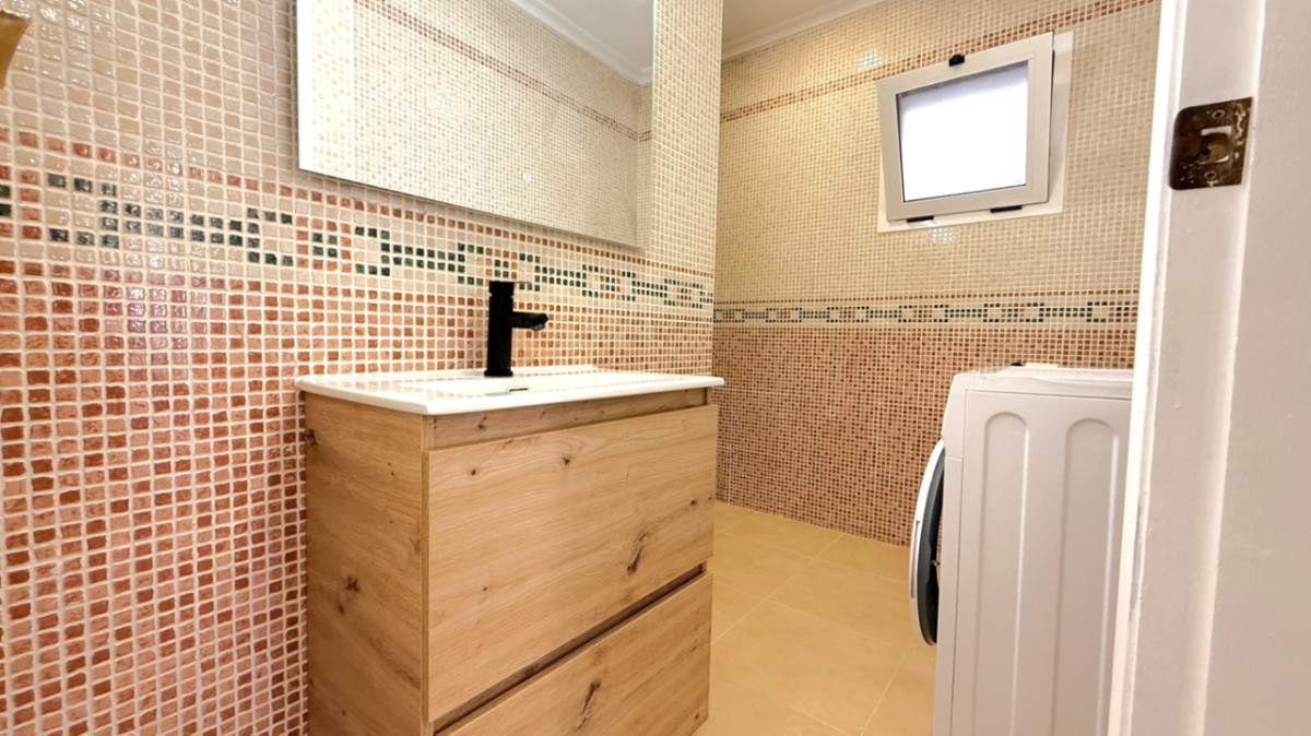 Apartment – Middle Floor Apartment in Torrevieja