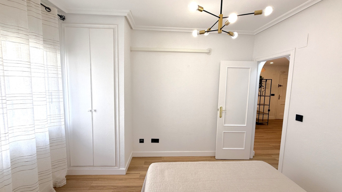 Apartment – Middle Floor Apartment in Torrevieja