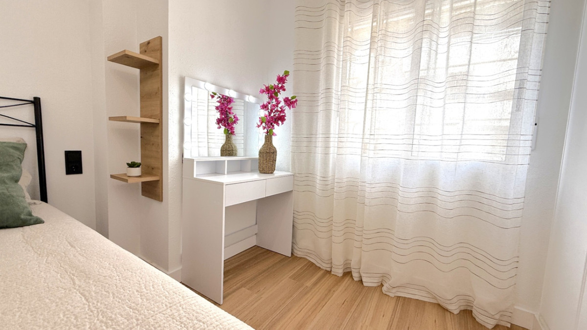 Apartment – Middle Floor Apartment in Torrevieja