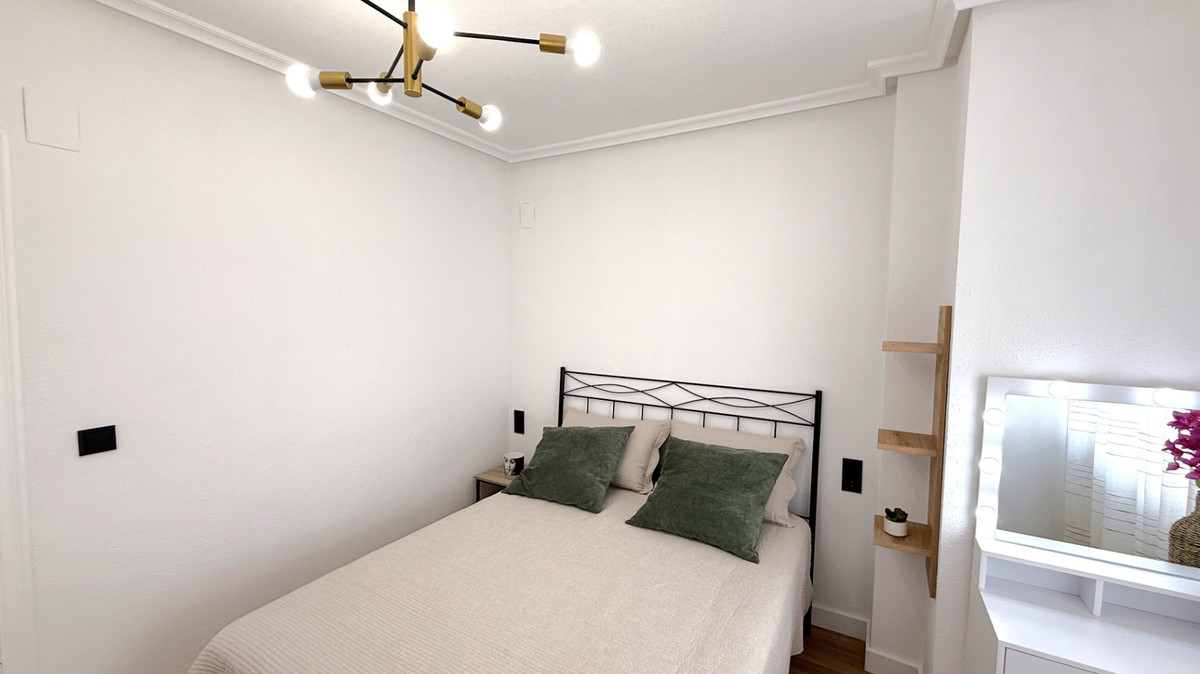 Apartment – Middle Floor Apartment in Torrevieja