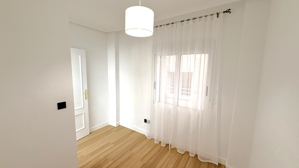 Apartment – Middle Floor Apartment in Torrevieja
